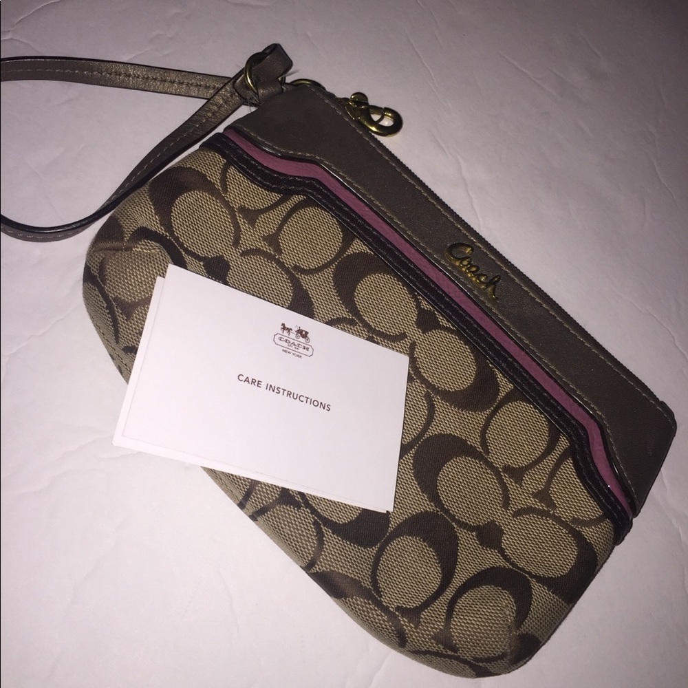 NWOT Brown Coach Wristlet - Picture 2 of 8
